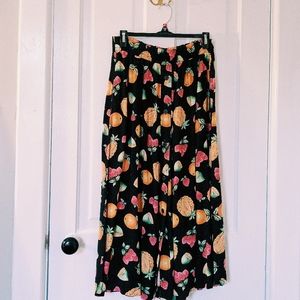 🌵Vintage fruit midi skirt.